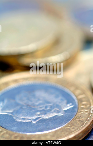 zwei Pfund-Münzen Geld hautnah Stockfoto