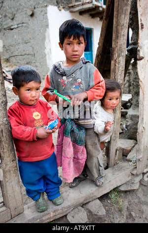 Huaripampa Dorfkinder Stockfoto