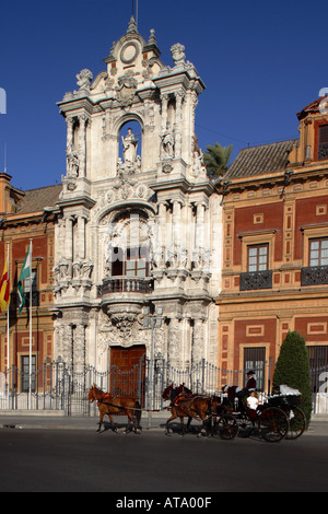 E Andalusien Sevilla Costa De La Luz Palacio San Telmo Pferd und Kutsche fahren für Touristen Stockfoto