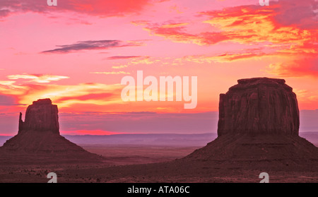 USA Südwesten Utah Monument Valley Fäustlinge Merrick Butte Rock Stockfoto