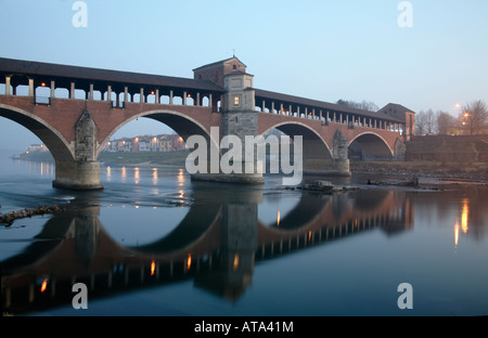 Die alte überdachte Brücke, Pavia, Italien Stockfoto