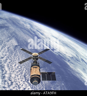 Eine Draufsicht des Skylab Orbital Workshop in der Erdumlaufbahn Stockfoto