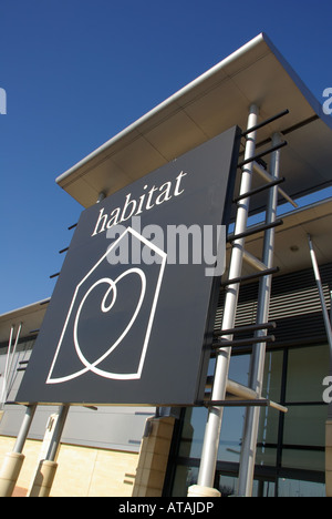 Lakeside stadtauswärts retail shopping Komplex Lebensraum Shop Zeichen und Eingang Baldachin Stockfoto