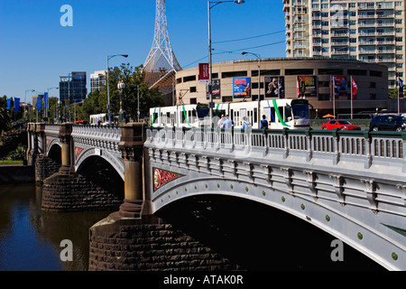 Melbourne Australien / Blick über Princes Bridge ca. 1888 an der Arts Centre Precinct im Hintergrund. Stockfoto