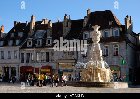 Die Place De La Révolution in Besançon, größte Stadt in der Region Franche-Comté-Jura Stockfoto