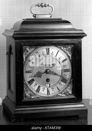 Bracket Clock von Jonathan Lowndes Stockfoto