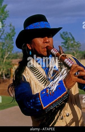 Allenroy Paquin, Native American Indian Native American, Künstler, Musiker, spielt Querflöte, Flötenspieler, Flötist, Flötist, New Mexico, USA Stockfoto