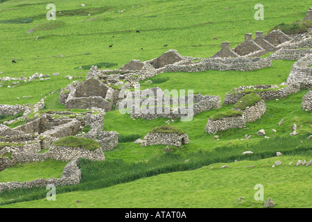 Wüstung und Stein Cleits auf der Insel Hirta Saint Kilda Schottland Juni 2005 Stockfoto