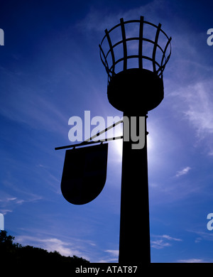 Leuchtturm in der Silhouette, Feuer, Hever Edenbridge, Kent, England, UK Stockfoto