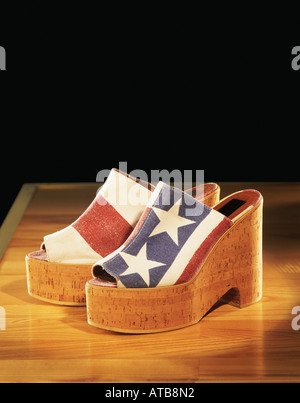 Ein paar Frauen s Keil Schuhe mit USA Flaggendesign Stockfoto