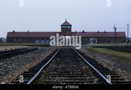 Das Main Gate of Auschwitz II KZ, Polen Stockfoto