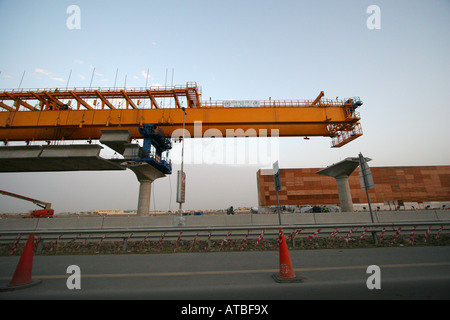 Bau-Brückenkran Stockfoto