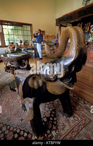 Antike Holz schnitzen von afrikanischen Elefanten Handley Keller in der Nähe von Navarro Mendocino County, California Stockfoto