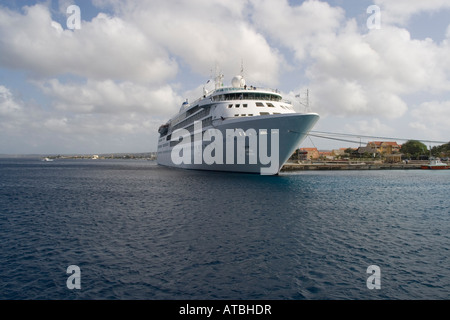 SilverSea SilverWind Kreuzfahrtschiff Kreuzfahrt Boot Reisen Luxus Urlaub Bonaire Karibik Stockfoto