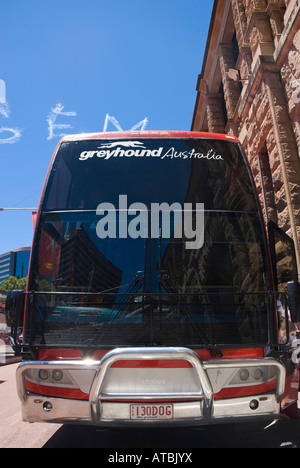 Greyhound-Langstrecken-Bus warten darauf, vom Hauptbahnhof, Sydney, Australien zu fahren. Stockfoto