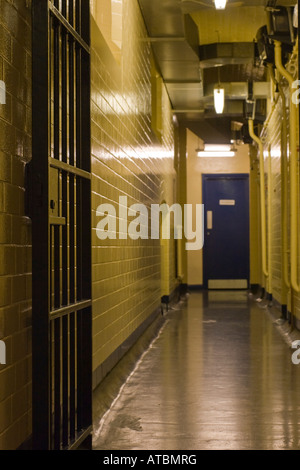 Korridor der Zellenblock Digbeth Polizeistation Birmingham Stockfoto