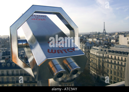 Teleskop auf der Aussichtsplattform des Kaufhauses Le Printemps, Frankreich, Paris Stockfoto