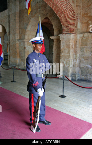 Soldaten bewachen das nationale Pantheon in Santo Domingo, Dominikanische Republik Stockfoto