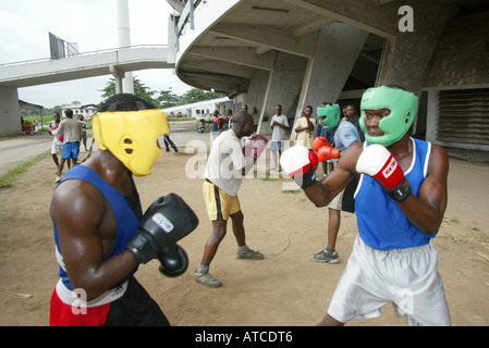 Boxen ist ein Volkssport in Nigeria und viele hoffen auf nationaler Ebene durchbrechen Stockfoto