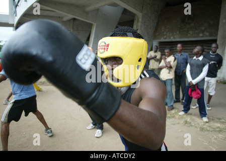 Boxen ist ein Volkssport in Nigeria und viele hoffen auf nationaler Ebene durchbrechen Stockfoto