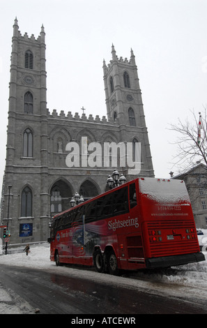 Touristenbus Old Montreal Kanada Stockfoto