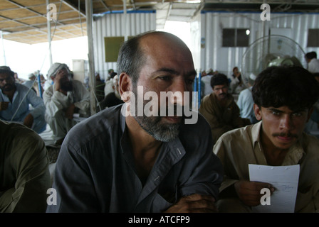 afghanische Flüchtlinge, die tägliche Arbeit in Peshawar gefunden Stockfoto