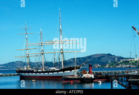 Hyde Street Pier historische Schiffe Balclutha ein Quadrat manipuliert Segelschiff Eppleton Hall eine Seite Wheeler Dampfschiffes San Francisco Cali Stockfoto