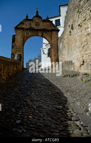 Spanien-Andalusien-Ronda Puerta Felipe V in der Nähe von Puente Viejo Stockfoto