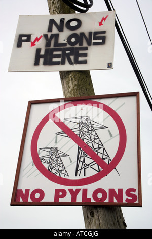 Anti-Pylon Zeichen erscheinen in der gesamten Grafschaft Monaghan aus Protest gegen die irische Regierung vorgeschlagenen Schema elektrische pylon Stockfoto