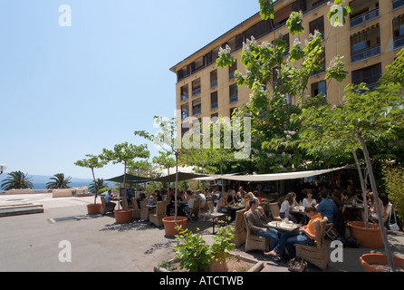 Bürgersteig-Restaurant in Place de Gaulle (Hauptplatz) im Zentrum Stadt von Ajaccio, Korsika, Frankreich Stockfoto