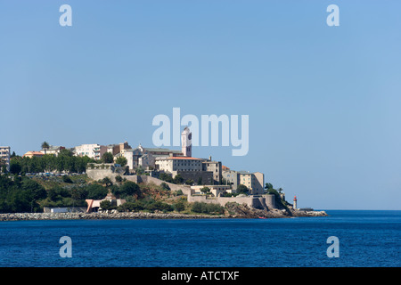 Blick auf die Altstadt und die Zitadelle von der Küste Weg, Bastia, Korsika, Frankreich Stockfoto