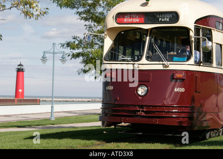 Wisconsin Kenosha County, Kenosha, Lake Michigan, Harbor Park, Pierhead Lighthouse, Straßenbahnlinie, WI060930083 Stockfoto