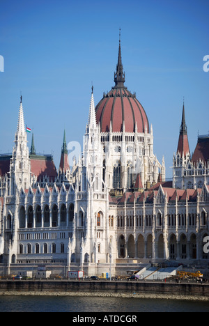 Ansicht des Parlaments und Donau vom Ufer, das Burgviertel, Buda, Budapest, Ungarn Stockfoto