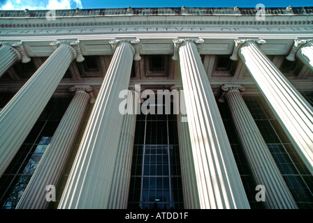 Boston MASS, USA Ein „Massachusetts Institute of Technology“, „M.I.T University“, Corinthian Columns Detail Facade Front Education, Ivy League Campus Stockfoto