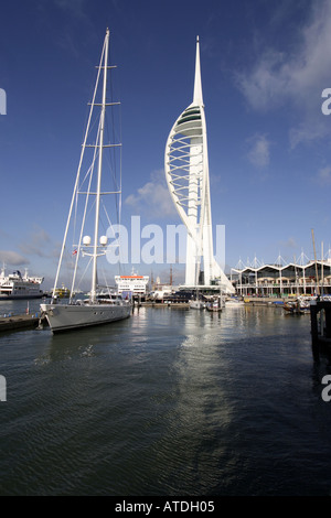 der Spinnaker Tower in Portsmouth, England Stockfoto