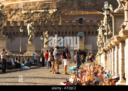 Verkäufern Designer verkaufte auf der Brücke des Castel Sant Angelo Stockfoto