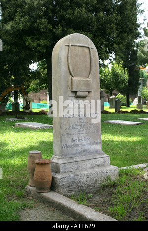 Grab von John Keats auf dem protestantischen Friedhof in Rom Italien Stockfoto