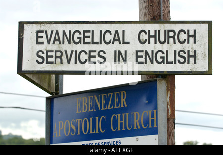 Evangelische Kirche Dienstleistungen auf Englisch an Ebenezer Neuapostolische Kirche in der Nähe von Talley Carmarthenshire West Wales UK Stockfoto