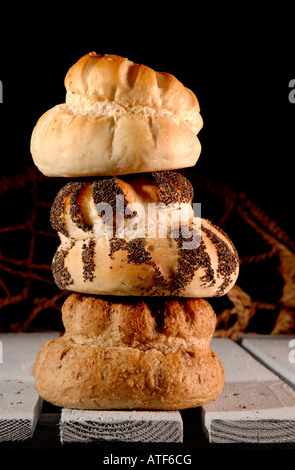 traditionell gebackenes Bauernbrot Brote Stockfoto