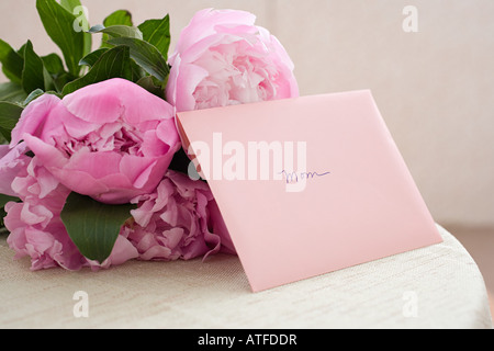 Blumen und Mütter-Tageskarte Stockfoto