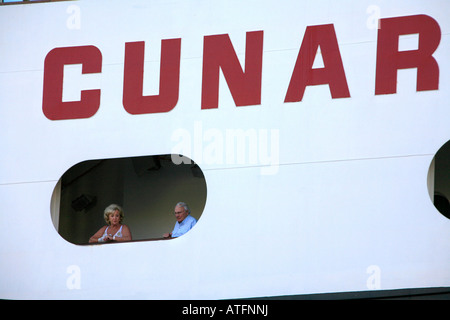 Passagiere auf Cunards neue Königin Victoria Cruise Liner Stockfoto