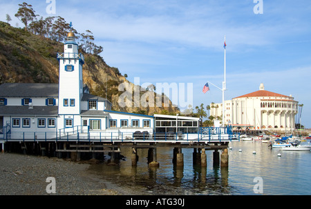 Santa-Catalina-Yacht-Club und Casino im Hintergrund Stockfoto