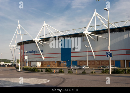 Außerhalb Madejski-Stadion Reading Berkshire Stockfoto