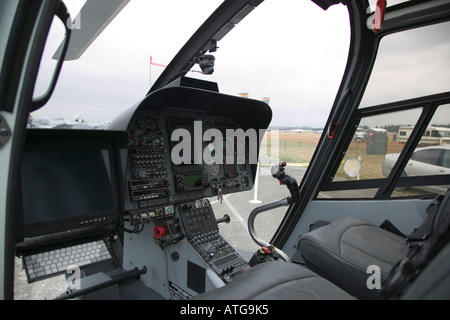 Eurocopter EC 120 b Polizei Hubschrauber-Cockpit Stockfoto