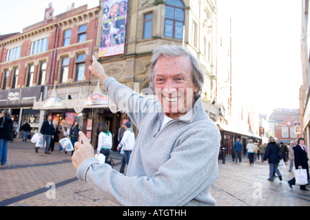 Entertainer Tommy Steele im Grand Theater, Blackpool Stockfoto