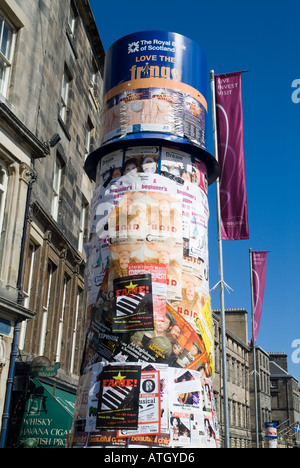 Dh Edinburgh Fringe Festival ROYAL MILE Edinburgh Fringe Werbeplakate plakatwand Rechnungen Plakat anmelden fördern Stockfoto