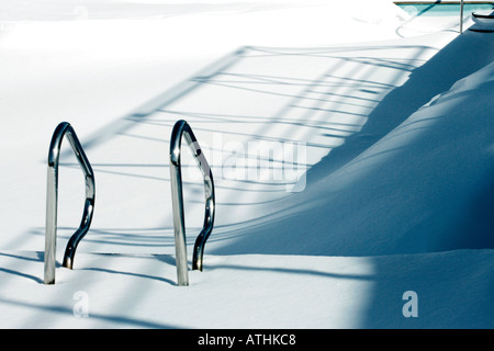 Einsamen Winter Schwimmbad, Montreal, Kanada Stockfoto
