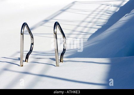 Außenpool im Winter [2], Montreal, Kanada Stockfoto