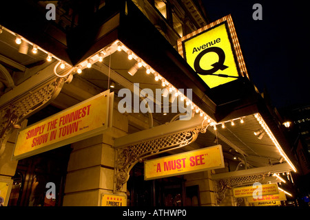 Avenue Q im Noel Coward Theatre in St Martins Lane London England Stockfoto