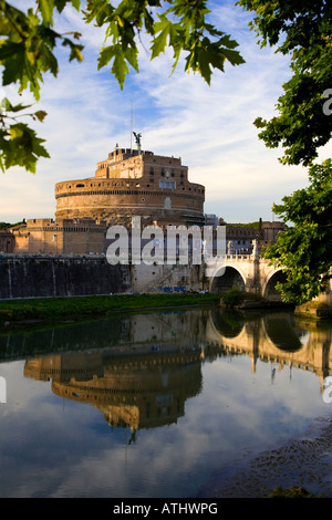 Castel Sant Angelo und Sant Angelo Brücke Rom Italien Stockfoto